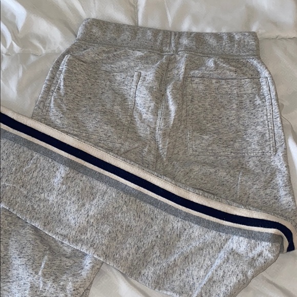 J.Crew joggers with side stripe detail! Size XXS - Picture 7 of 7